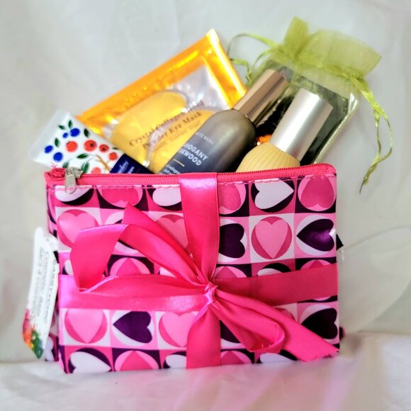 8 Piece Stuffed Bag Gift, 2 Pink/Purple Bags, Eye Mask, 2 White Barn Sprays, NWT - Picture 1 of 6